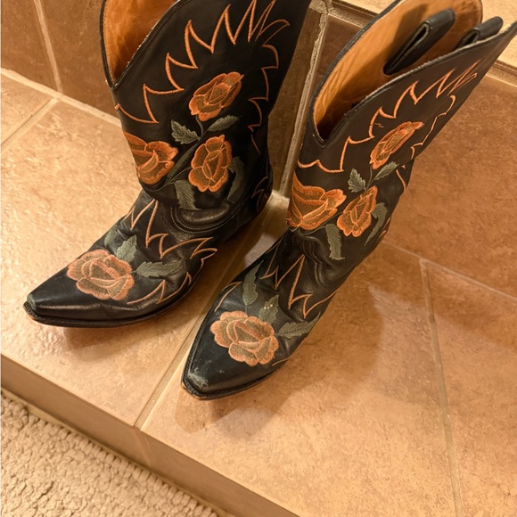 Manuel designer Emborded boots! Limited edition. Size 9 
95 of 100 - Picture 3 of 8